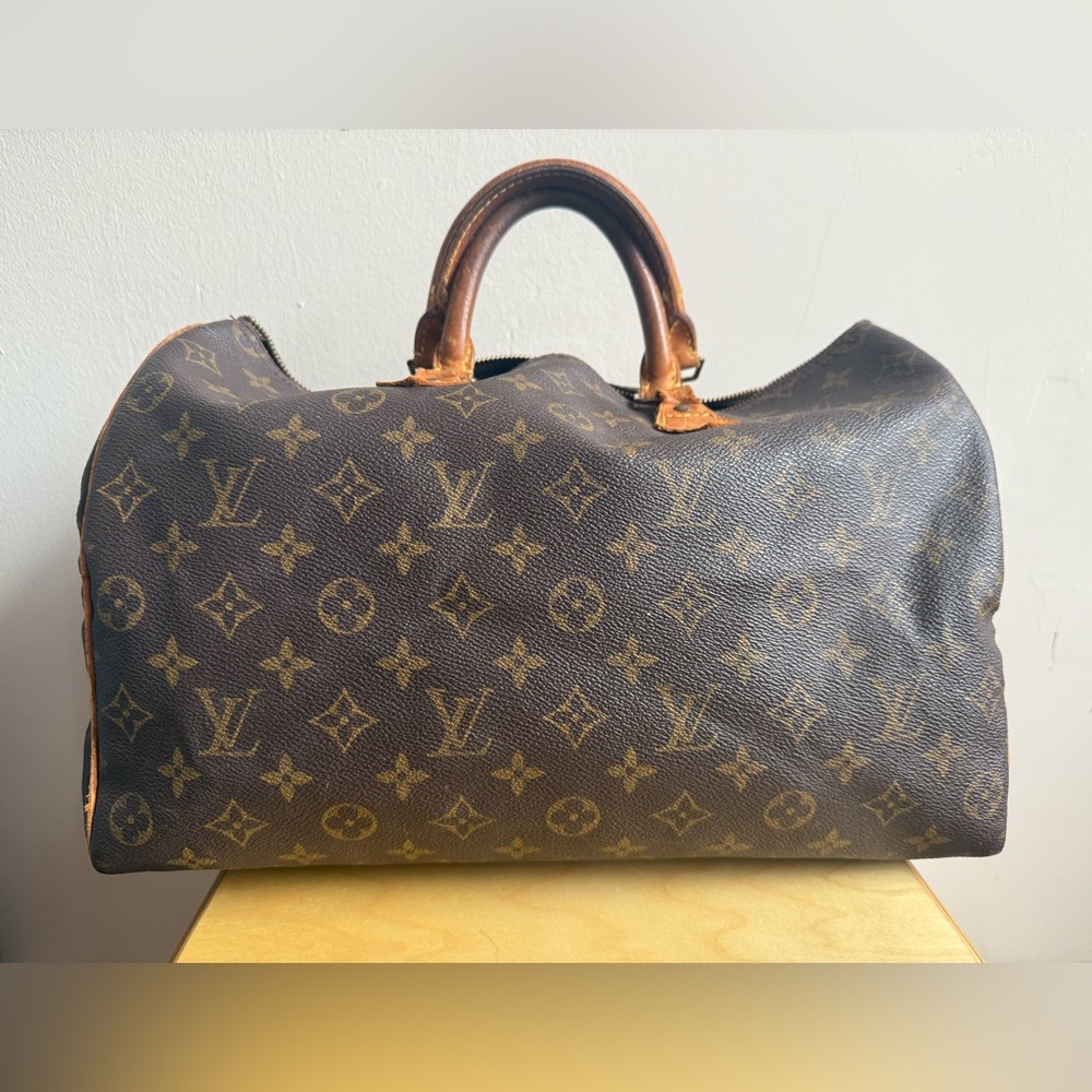 Louis Vuitton Speedy 35